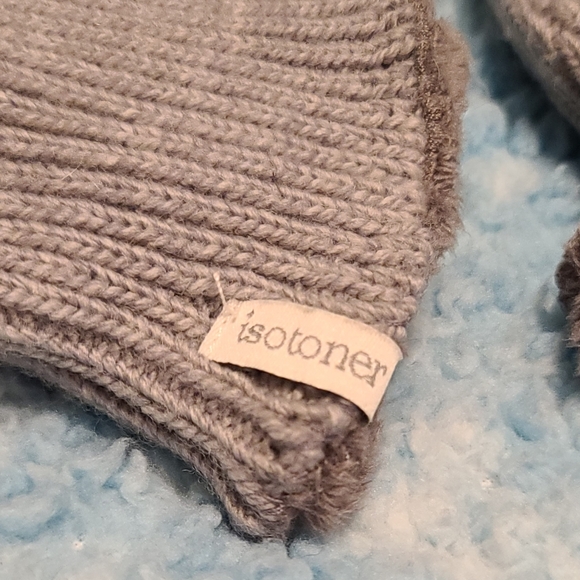 Women's Isotoner Gloves (Grey) - Picture 7 of 8